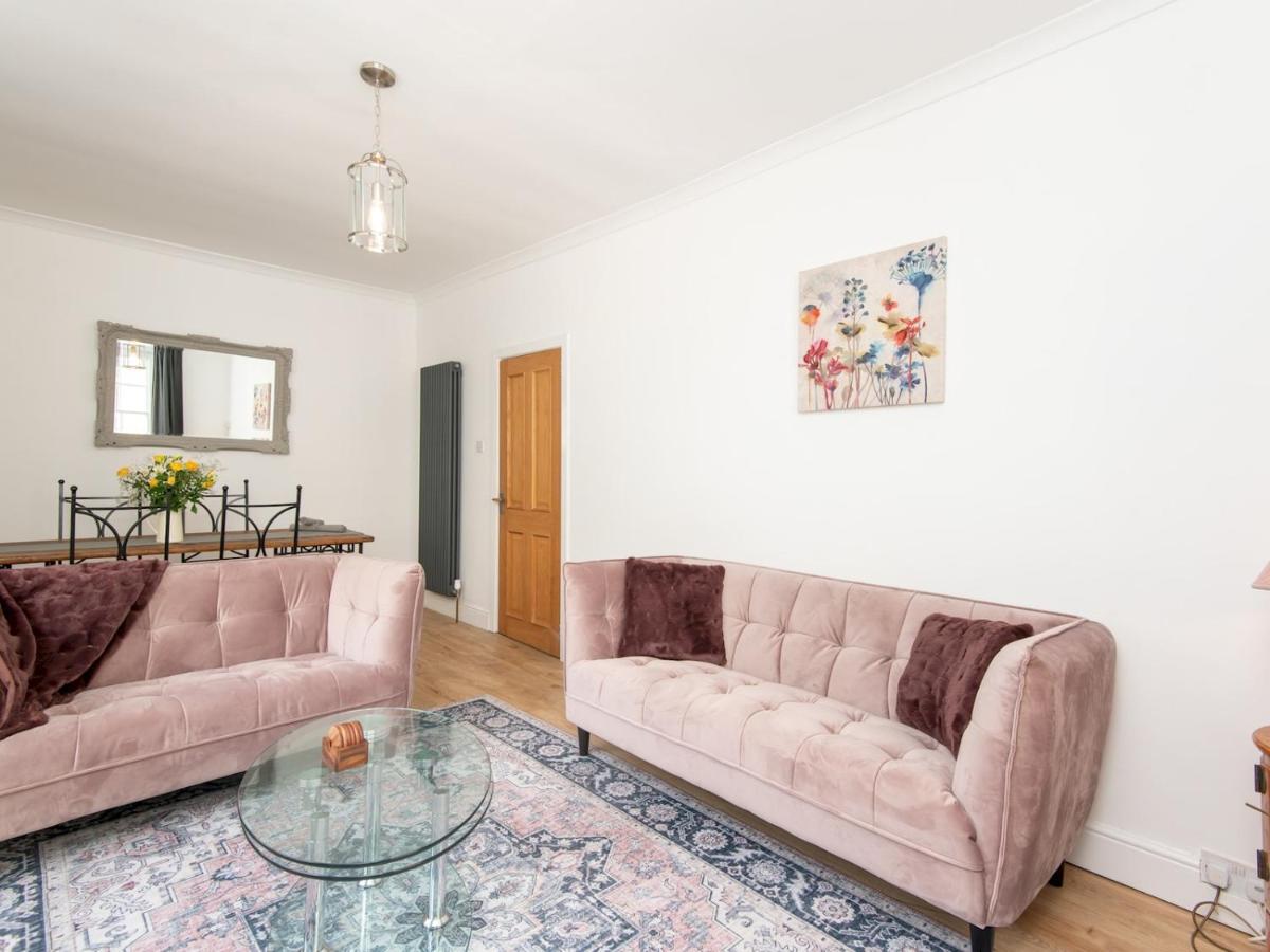 Pass The Keys Stylish 2 Bed Central Bath Apartment With Parking Exterior foto