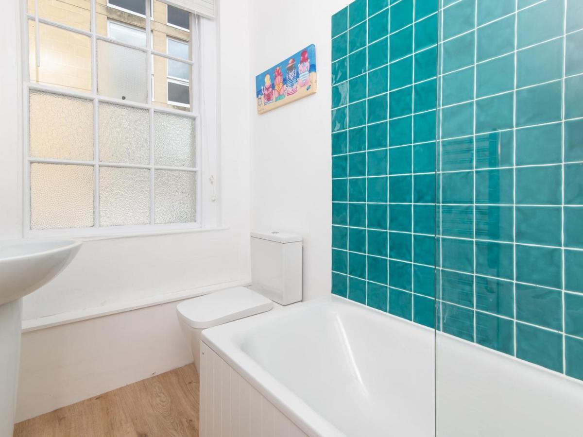 Pass The Keys Stylish 2 Bed Central Bath Apartment With Parking Exterior foto