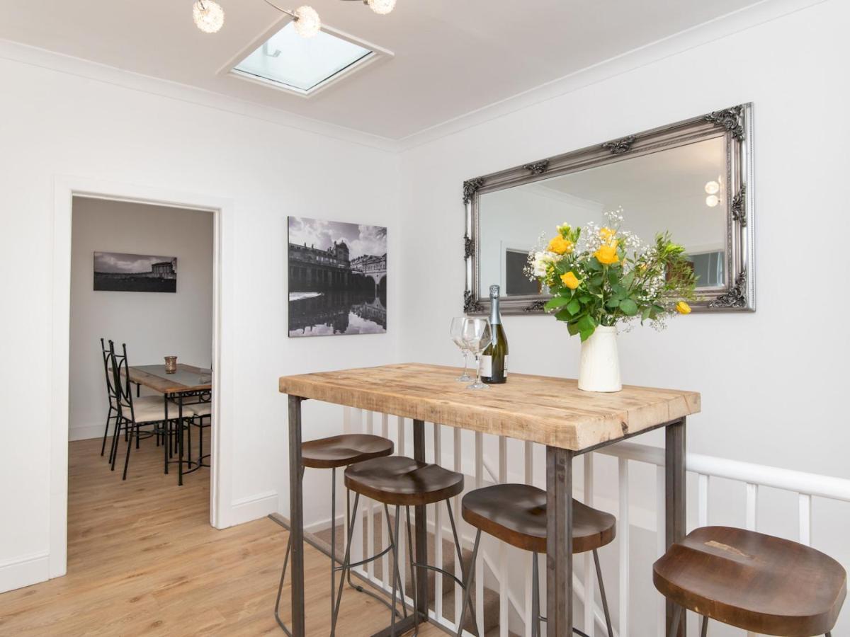 Pass The Keys Stylish 2 Bed Central Bath Apartment With Parking Exterior foto